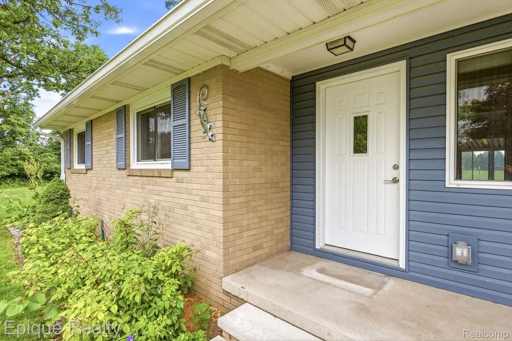 1612 Saint Marys Court Hampton Charter Township MI 48732