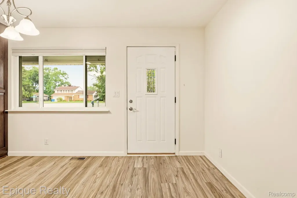 1612 Saint Marys Court Hampton Charter Township MI 48732