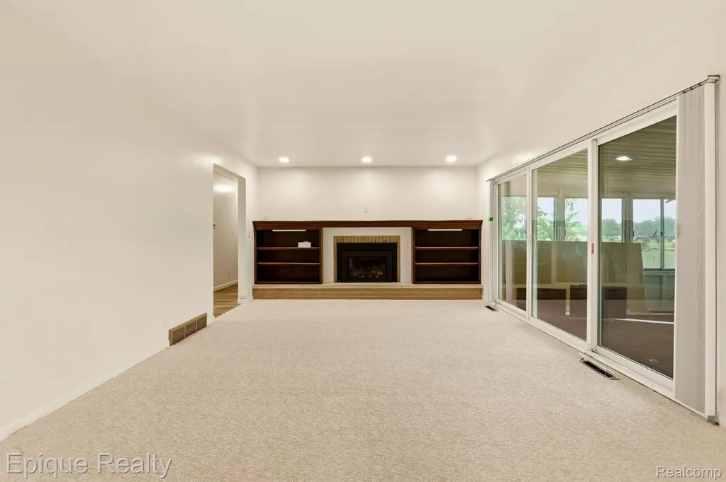 1612 Saint Marys Court Hampton Charter Township MI 48732