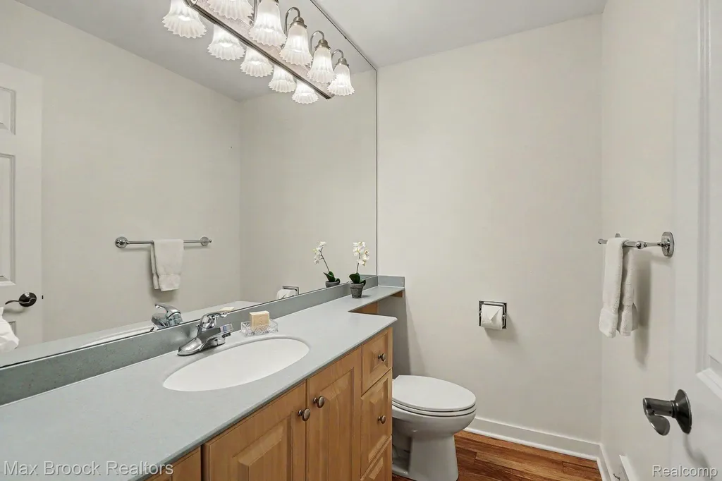 2020 Wickford Court Bloomfield Charter Township MI 48304
