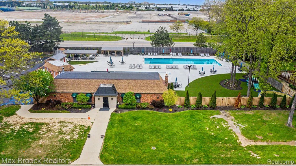 2020 Wickford Court Bloomfield Charter Township MI 48304
