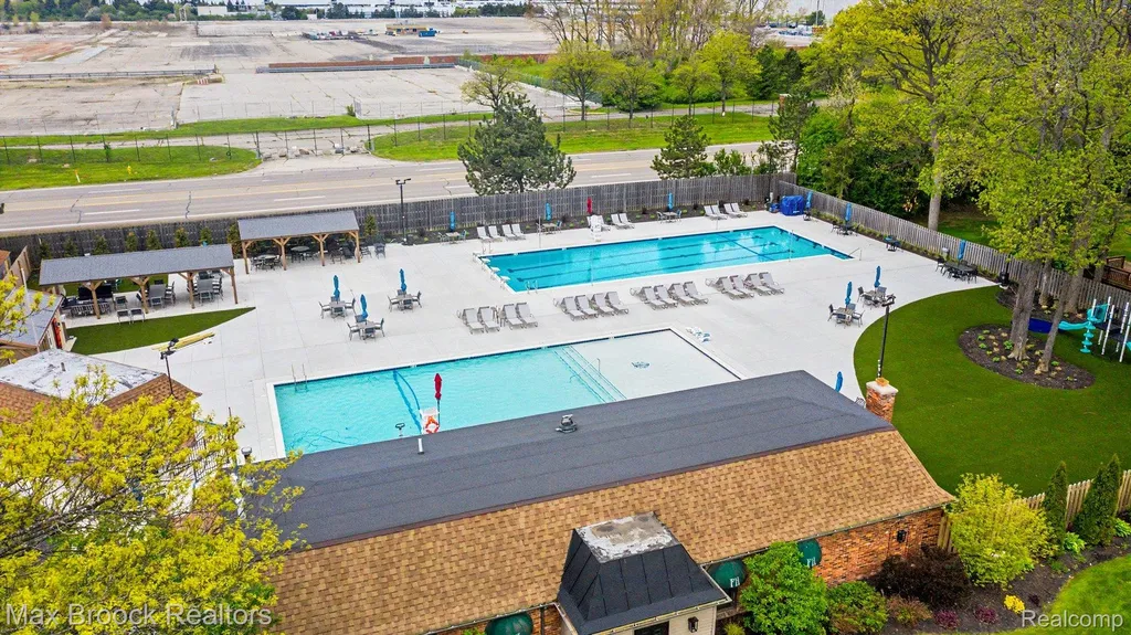 2020 Wickford Court Bloomfield Charter Township MI 48304