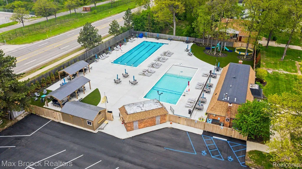 2020 Wickford Court Bloomfield Charter Township MI 48304