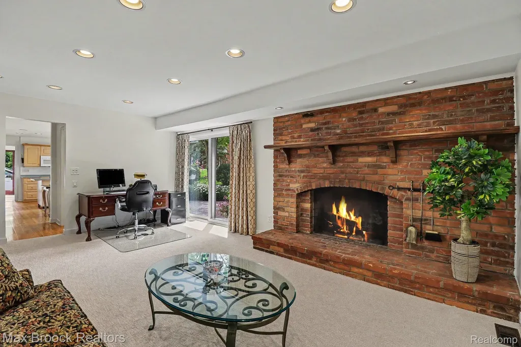 2020 Wickford Court Bloomfield Charter Township MI 48304