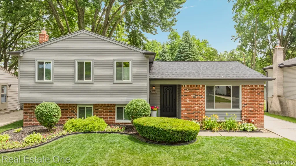 42118 Villanova Drive Sterling Heights City MI 48313