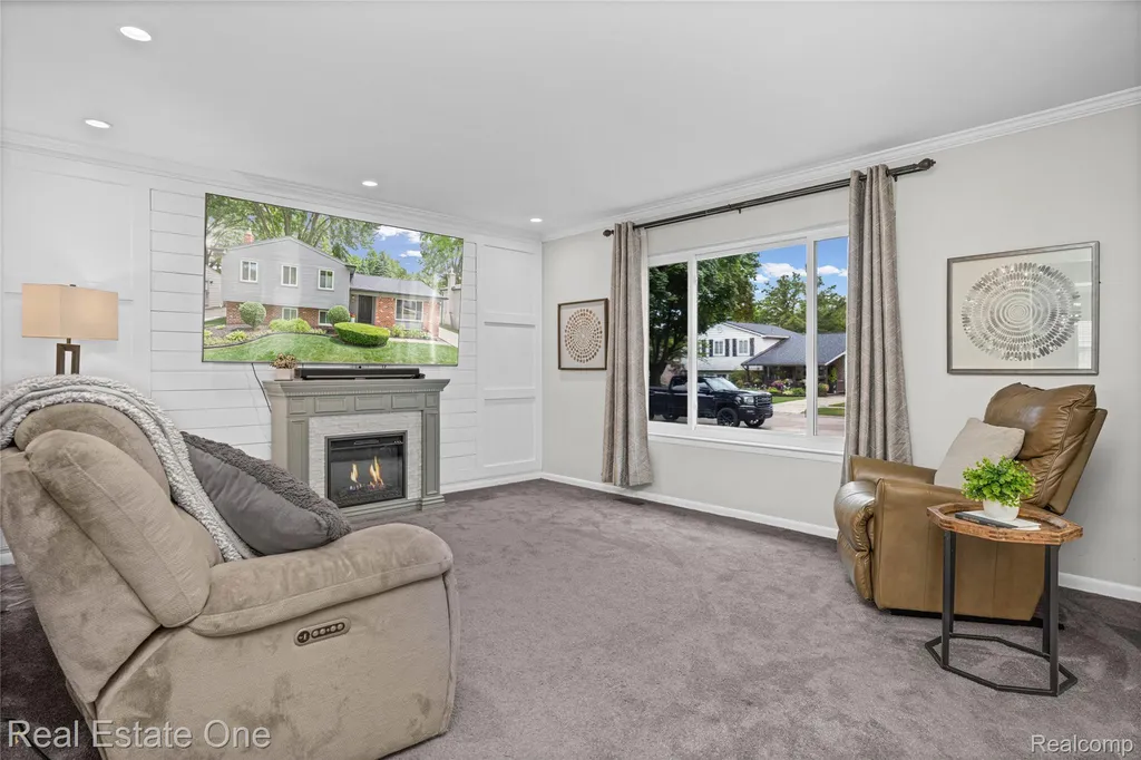 42118 Villanova Drive Sterling Heights City MI 48313
