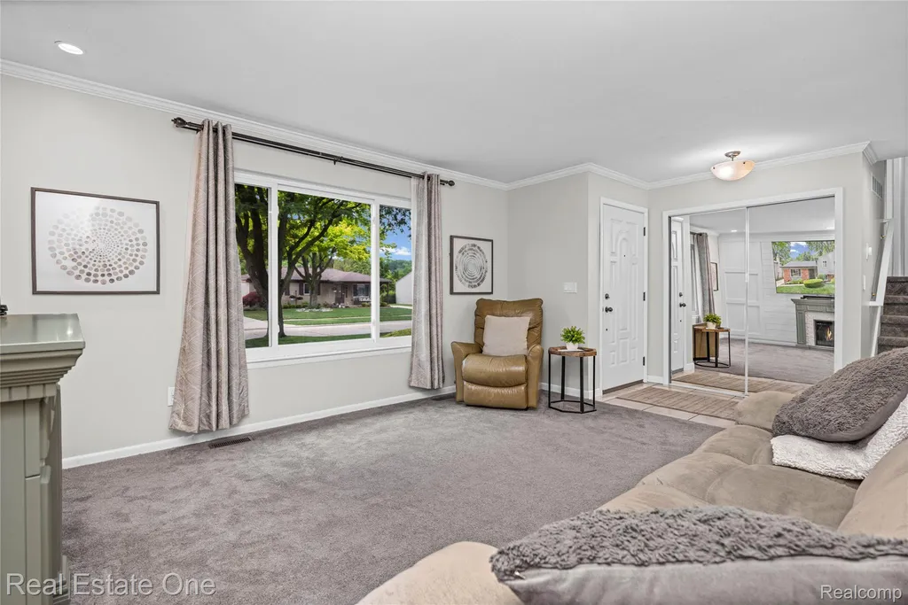 42118 Villanova Drive Sterling Heights City MI 48313