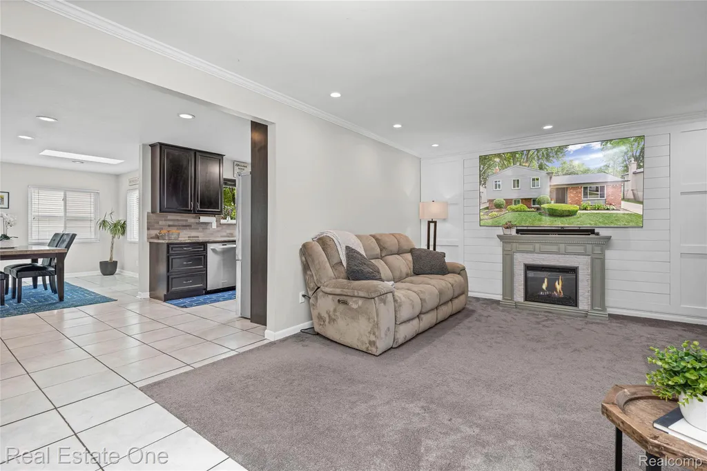 42118 Villanova Drive Sterling Heights City MI 48313