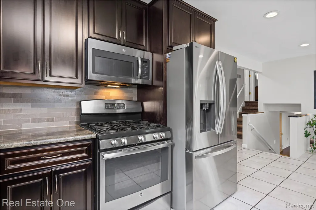 42118 Villanova Drive Sterling Heights City MI 48313