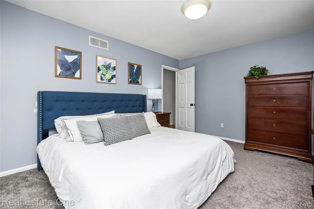 42118 Villanova Drive Sterling Heights City MI 48313