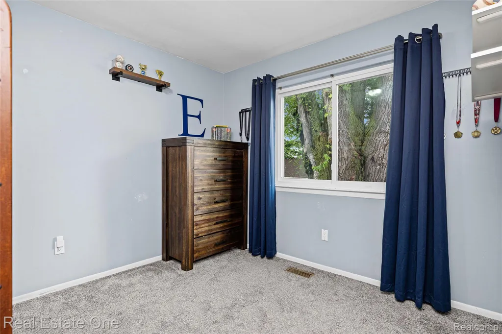 42118 Villanova Drive Sterling Heights City MI 48313