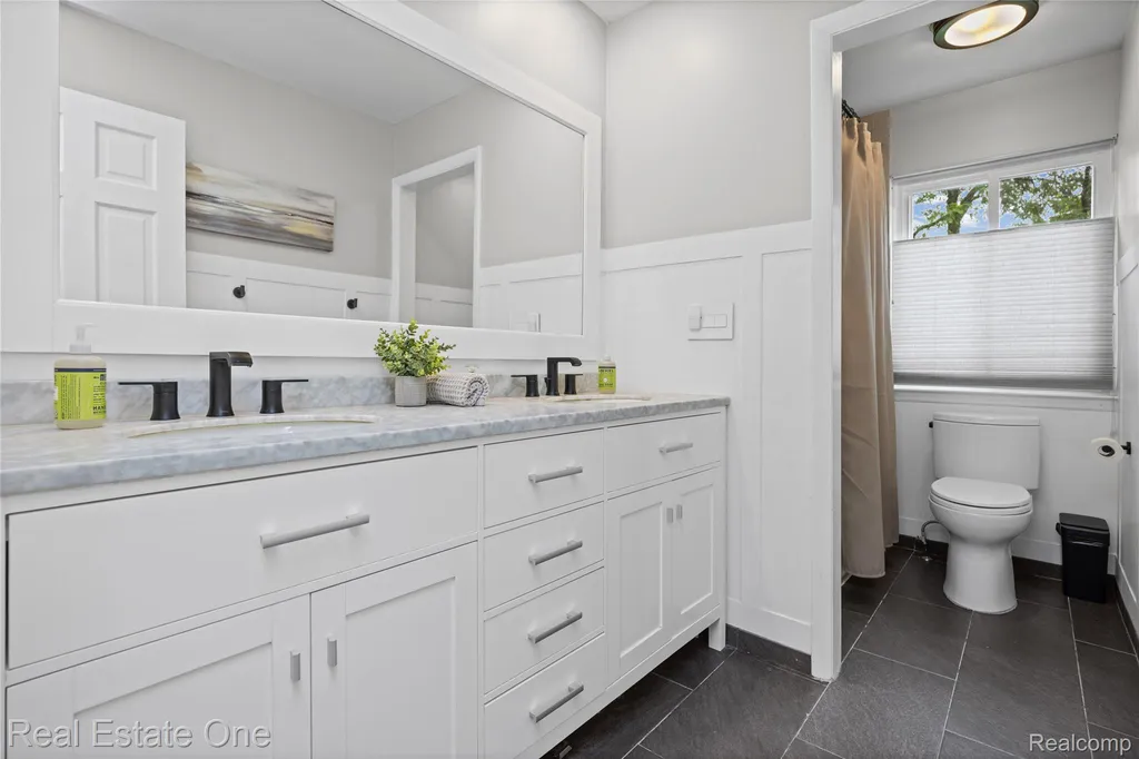 42118 Villanova Drive Sterling Heights City MI 48313