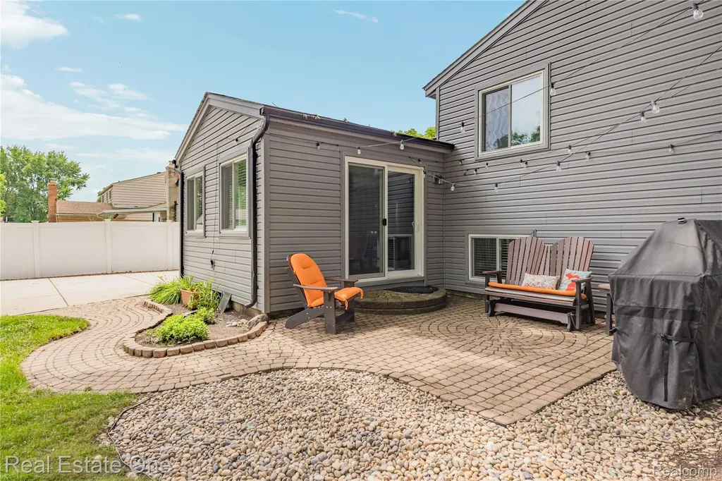42118 Villanova Drive Sterling Heights City MI 48313