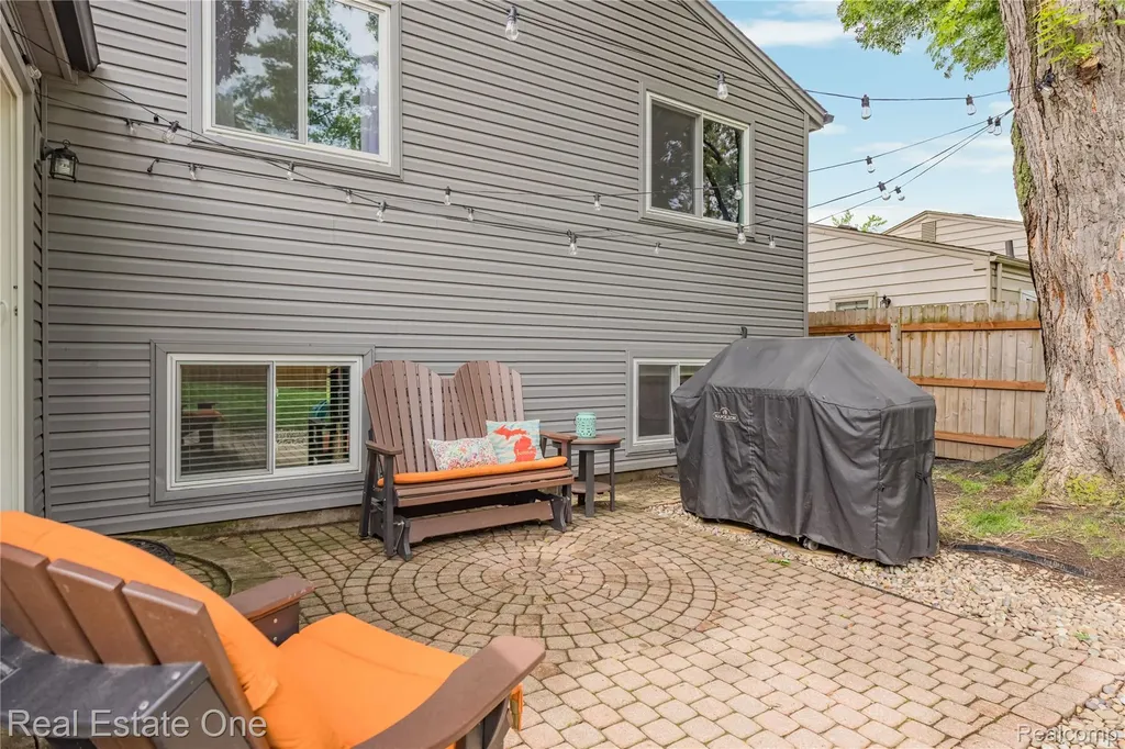 42118 Villanova Drive Sterling Heights City MI 48313