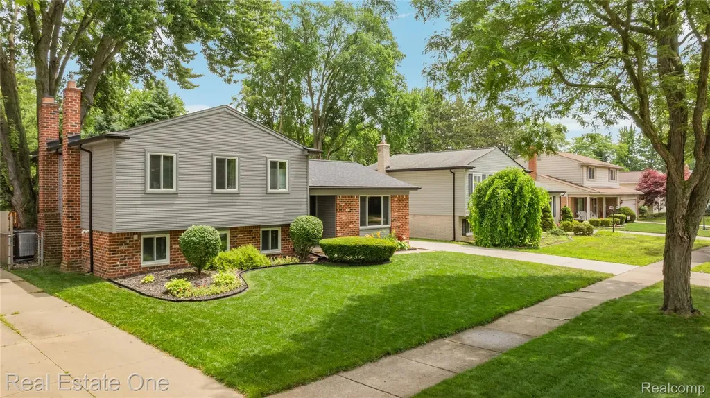 42118 Villanova Drive Sterling Heights City MI 48313
