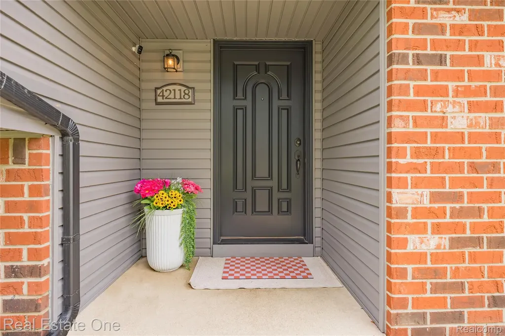 42118 Villanova Drive Sterling Heights City MI 48313