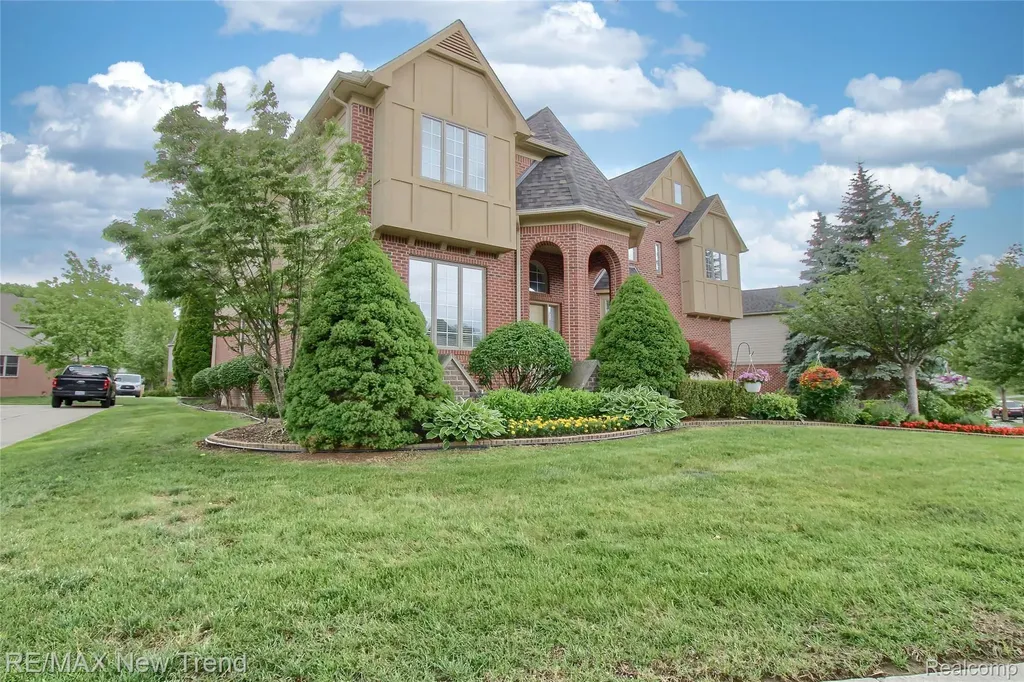 41672 Clemens Circle Novi City MI 48377