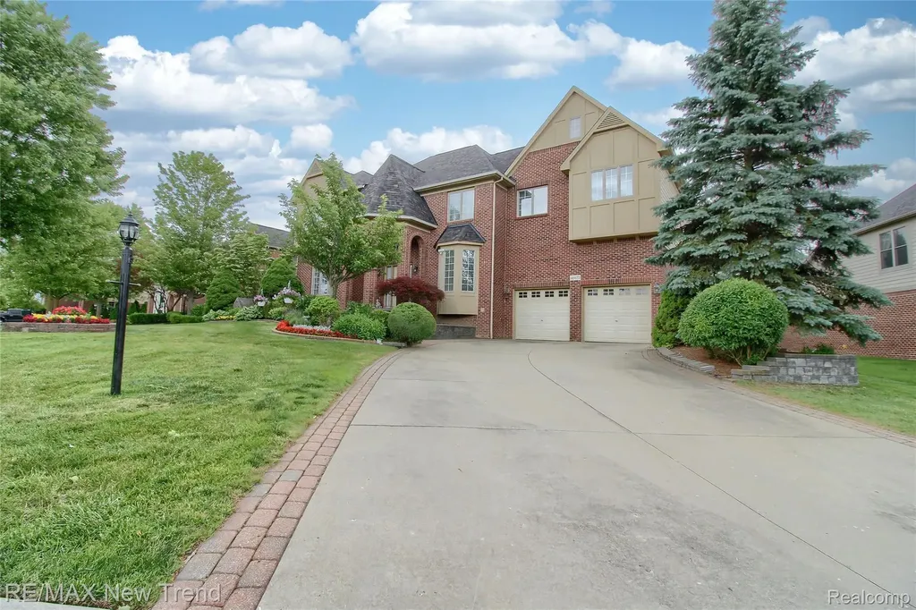41672 Clemens Circle Novi City MI 48377