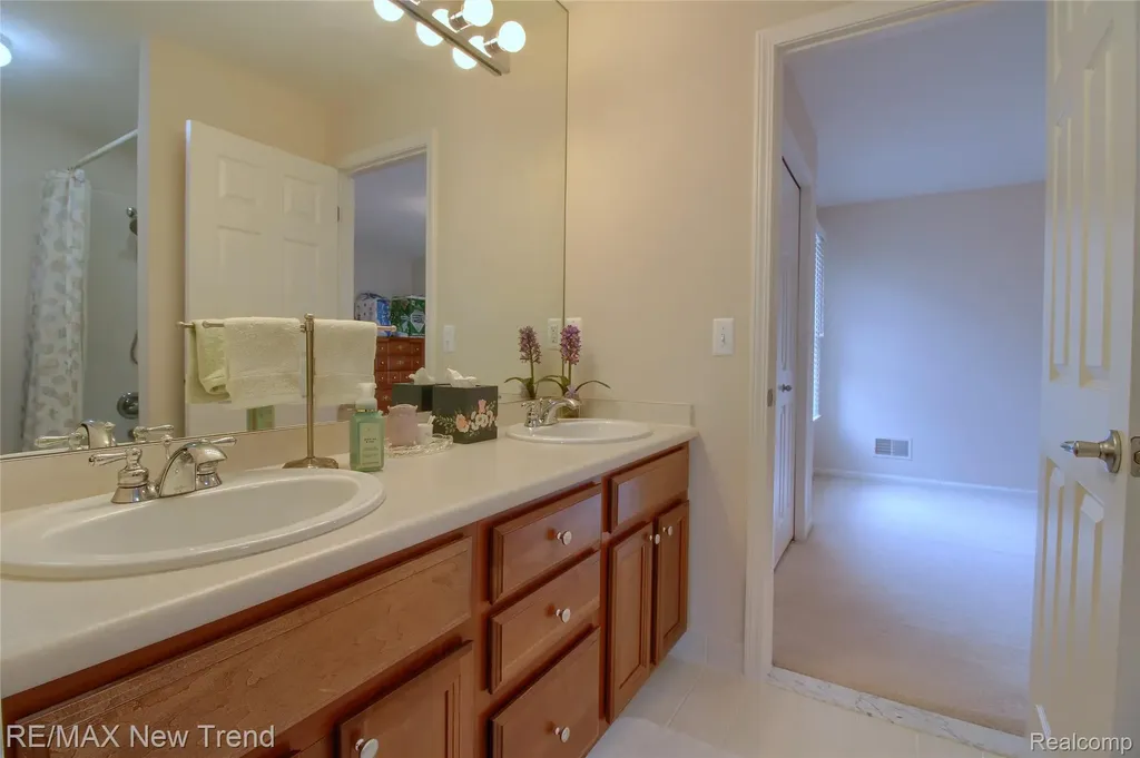 41672 Clemens Circle Novi City MI 48377
