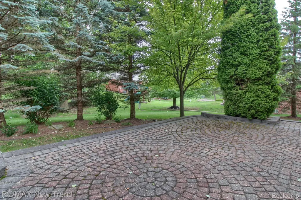 41672 Clemens Circle Novi City MI 48377