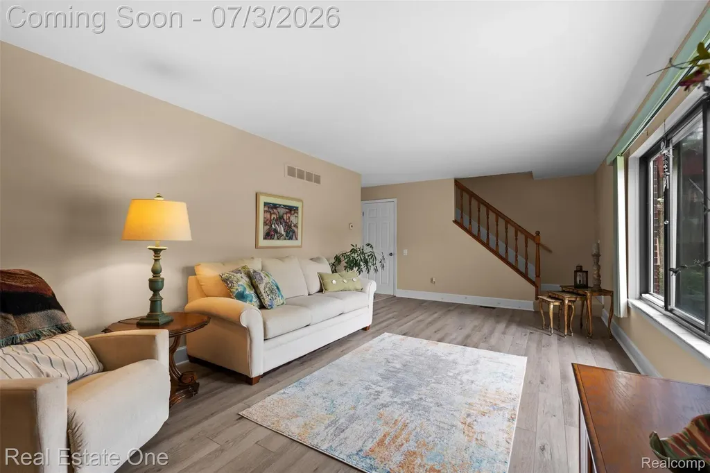 42185 Lochmoor Street Clinton Charter Township MI 48038