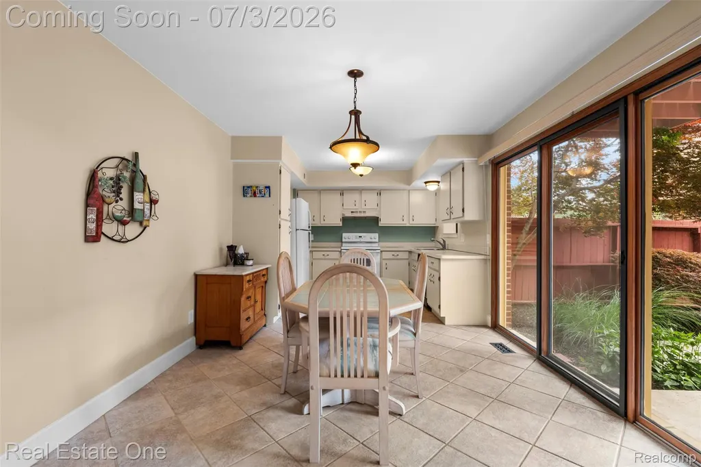 42185 Lochmoor Street Clinton Charter Township MI 48038