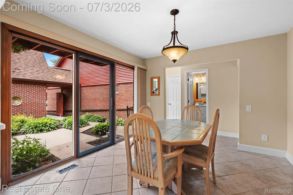 42185 Lochmoor Street Clinton Charter Township MI 48038