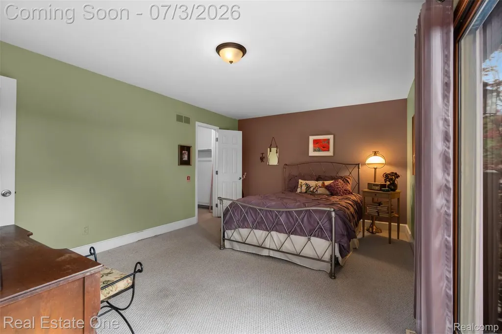 42185 Lochmoor Street Clinton Charter Township MI 48038