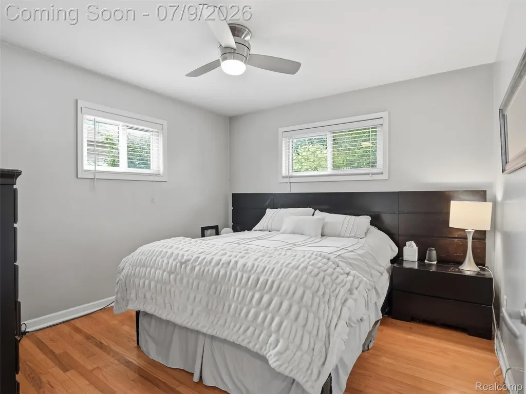 3132 Maplewood Avenue Royal Oak City MI 48073