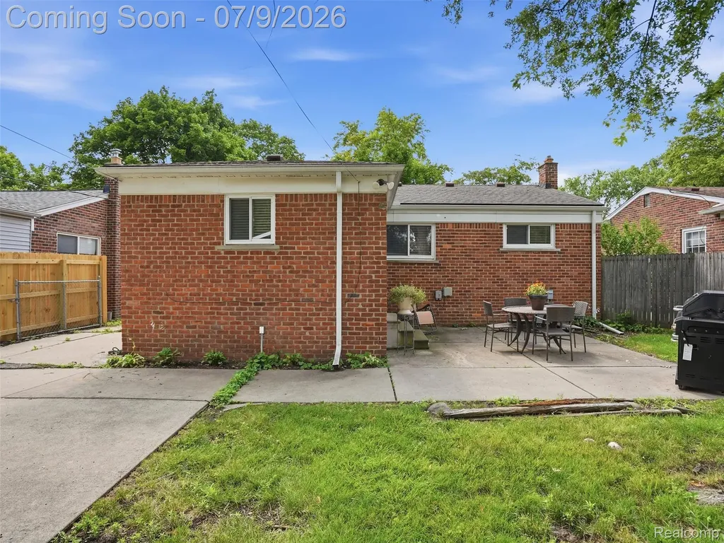 3132 Maplewood Avenue Royal Oak City MI 48073