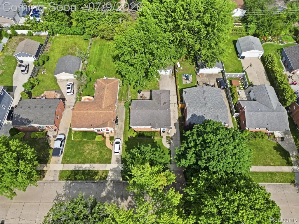 3132 Maplewood Avenue Royal Oak City MI 48073