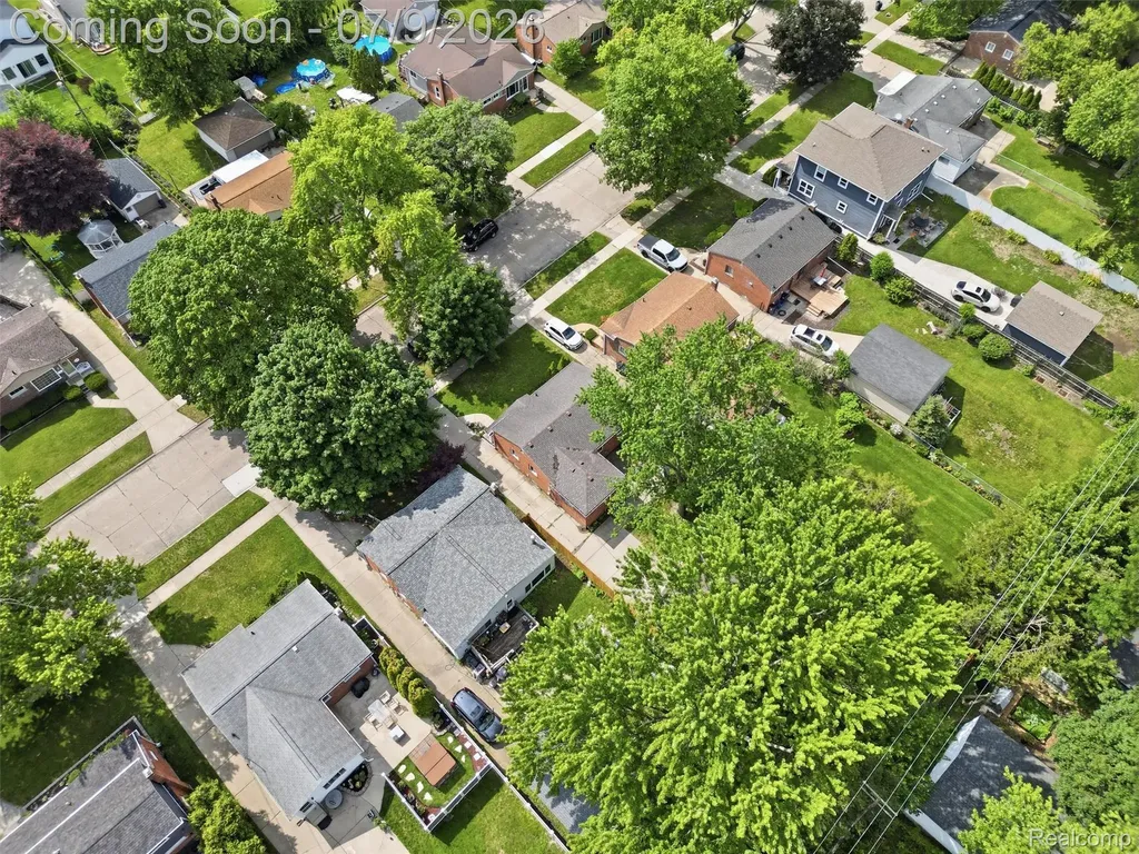3132 Maplewood Avenue Royal Oak City MI 48073