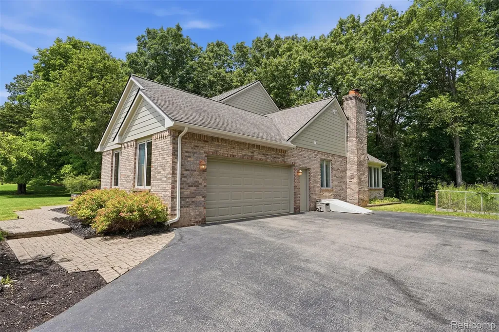 5336 Urbana Drive Genoa Township MI 48116