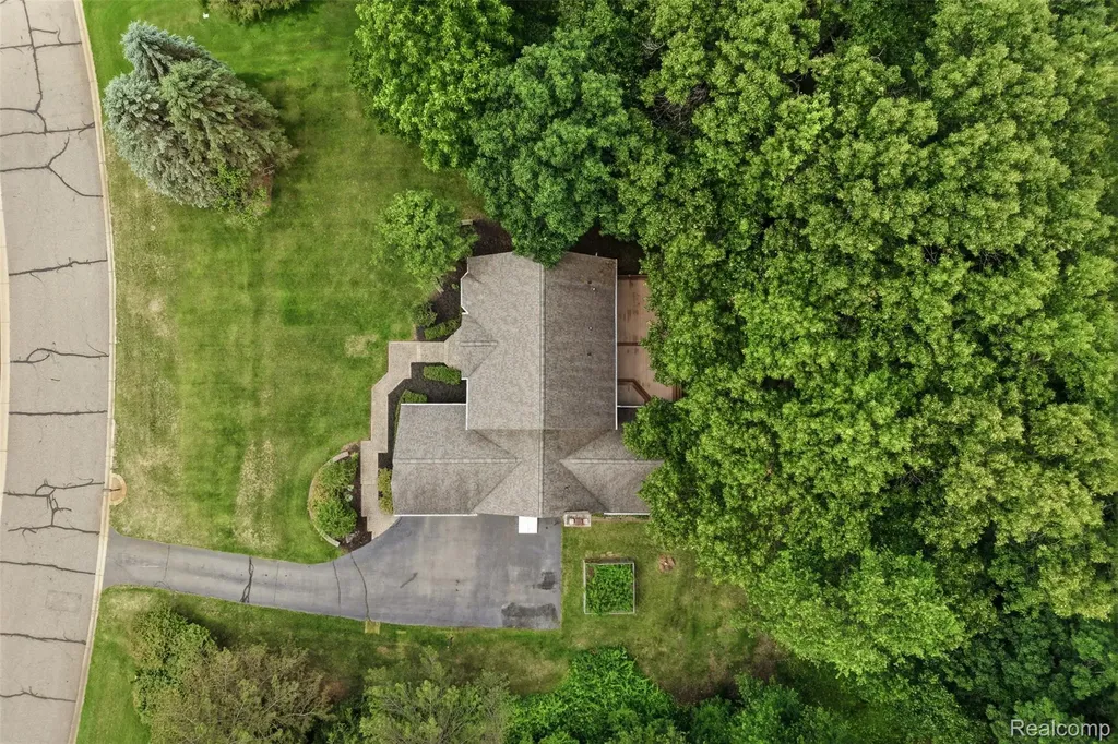 5336 Urbana Drive Genoa Township MI 48116