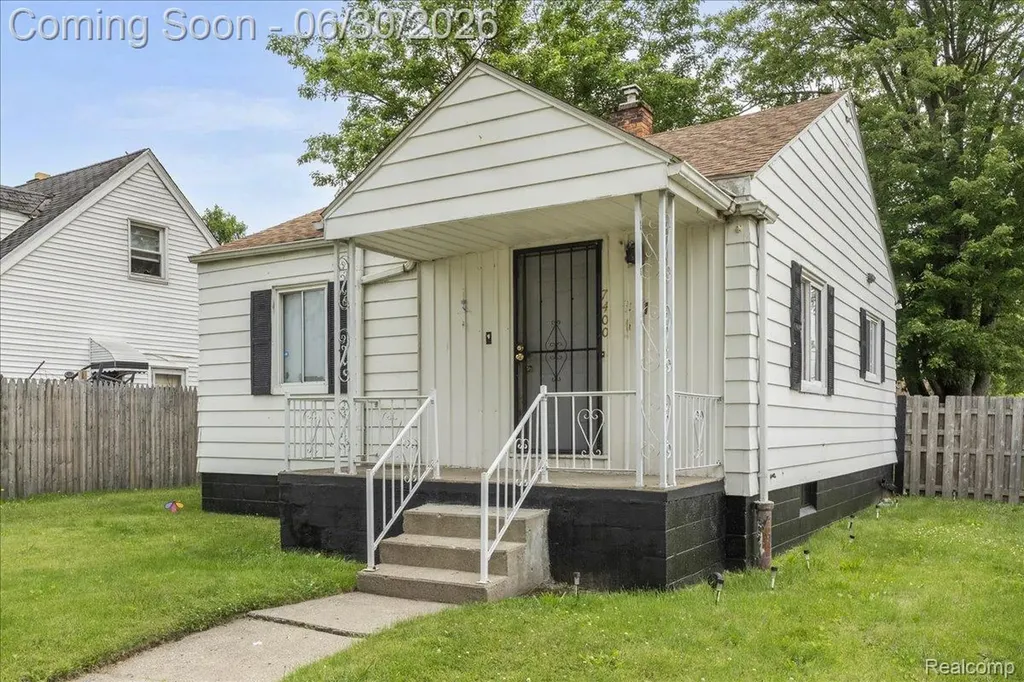 7400 Dolphin Detroit City MI 48239