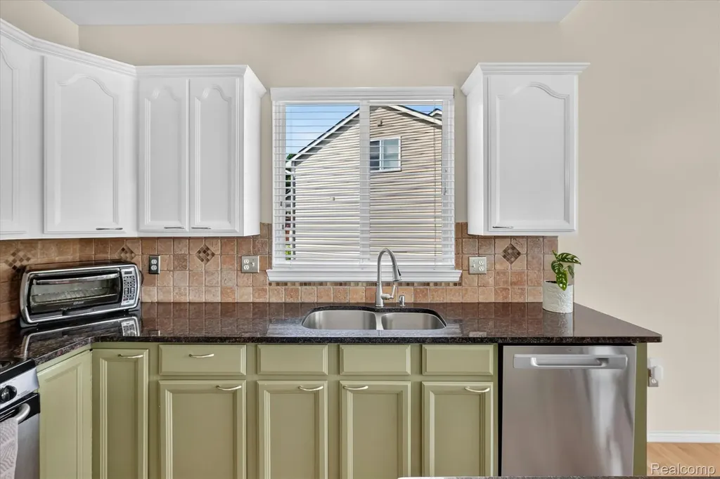 860 Island Lake Drive Oxford Charter Township MI 48371