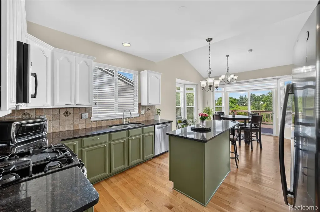 860 Island Lake Drive Oxford Charter Township MI 48371