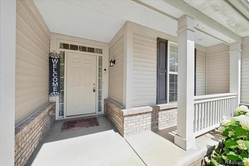860 Island Lake Drive Oxford Charter Township MI 48371
