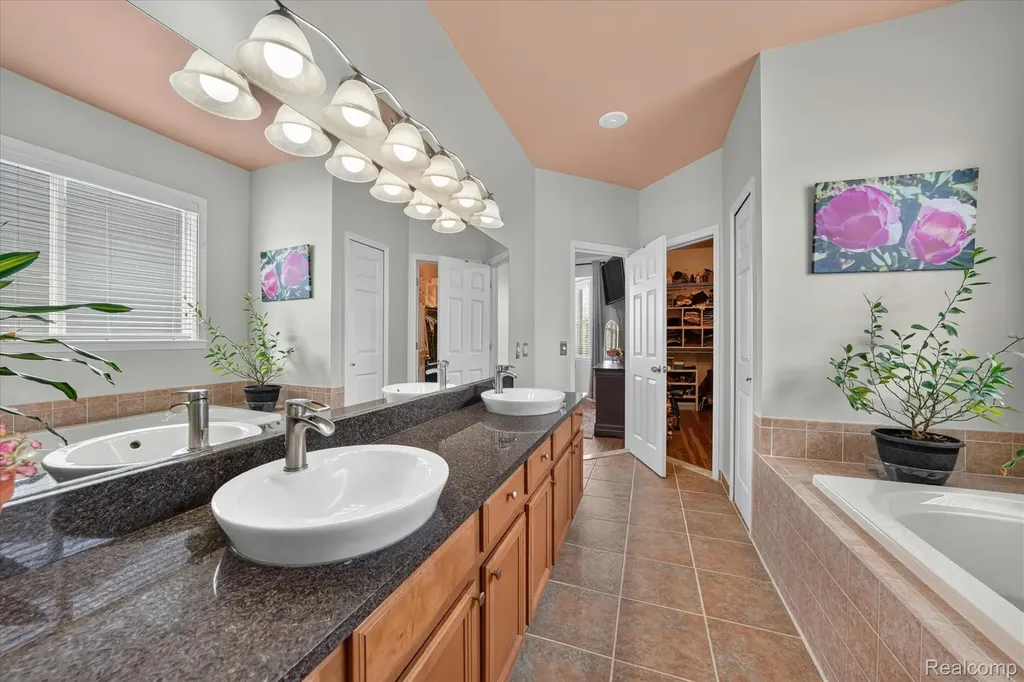 860 Island Lake Drive Oxford Charter Township MI 48371