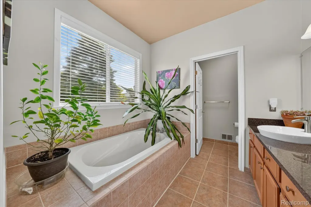 860 Island Lake Drive Oxford Charter Township MI 48371