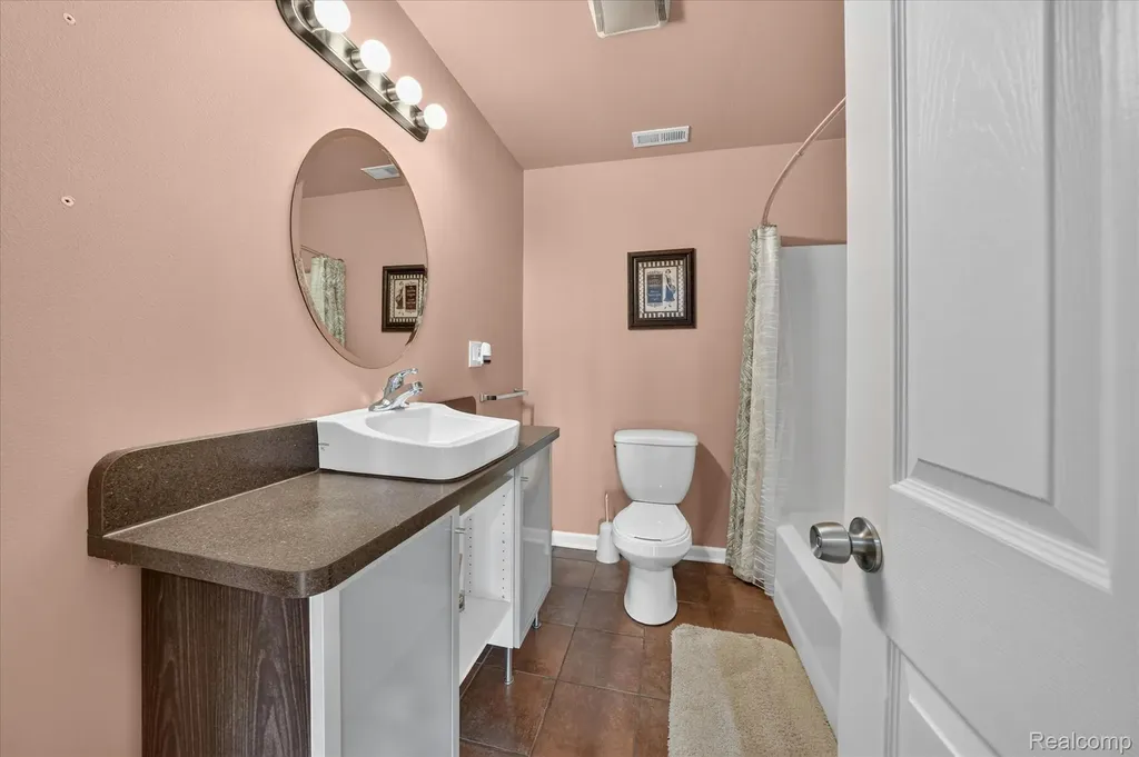 860 Island Lake Drive Oxford Charter Township MI 48371