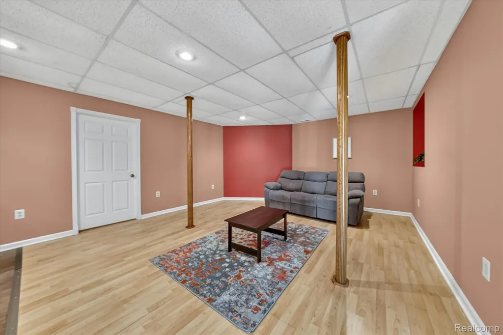 860 Island Lake Drive Oxford Charter Township MI 48371