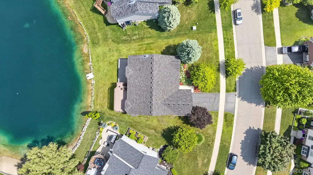 860 Island Lake Drive Oxford Charter Township MI 48371