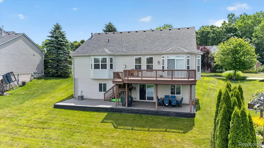 860 Island Lake Drive Oxford Charter Township MI 48371