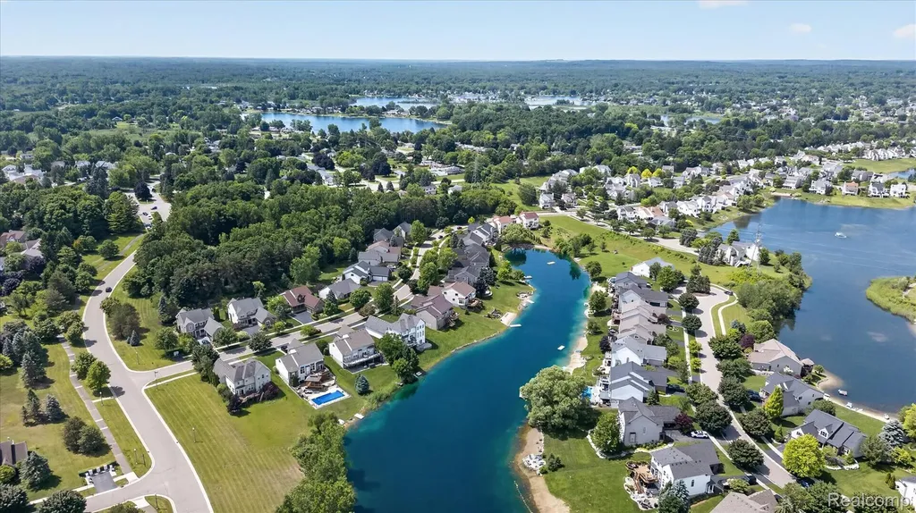 860 Island Lake Drive Oxford Charter Township MI 48371