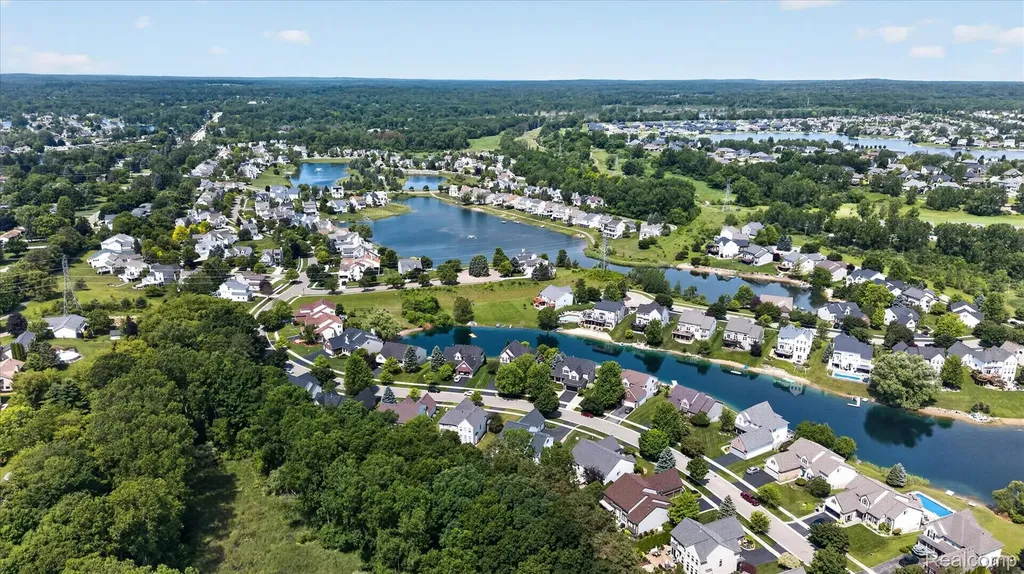 860 Island Lake Drive Oxford Charter Township MI 48371