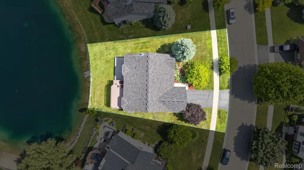 860 Island Lake Drive Oxford Charter Township MI 48371