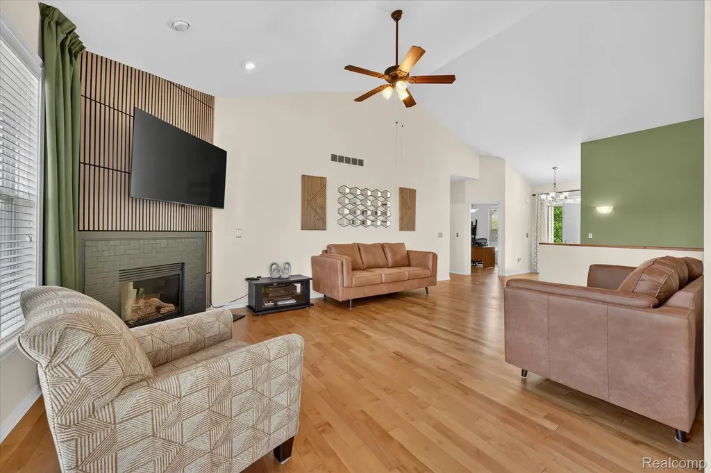 860 Island Lake Drive Oxford Charter Township MI 48371