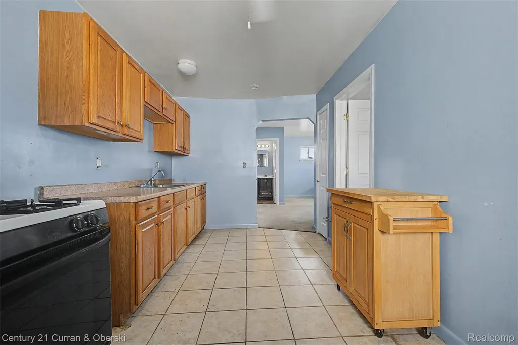 1504 Mclain Avenue Lincoln Park City MI 48146