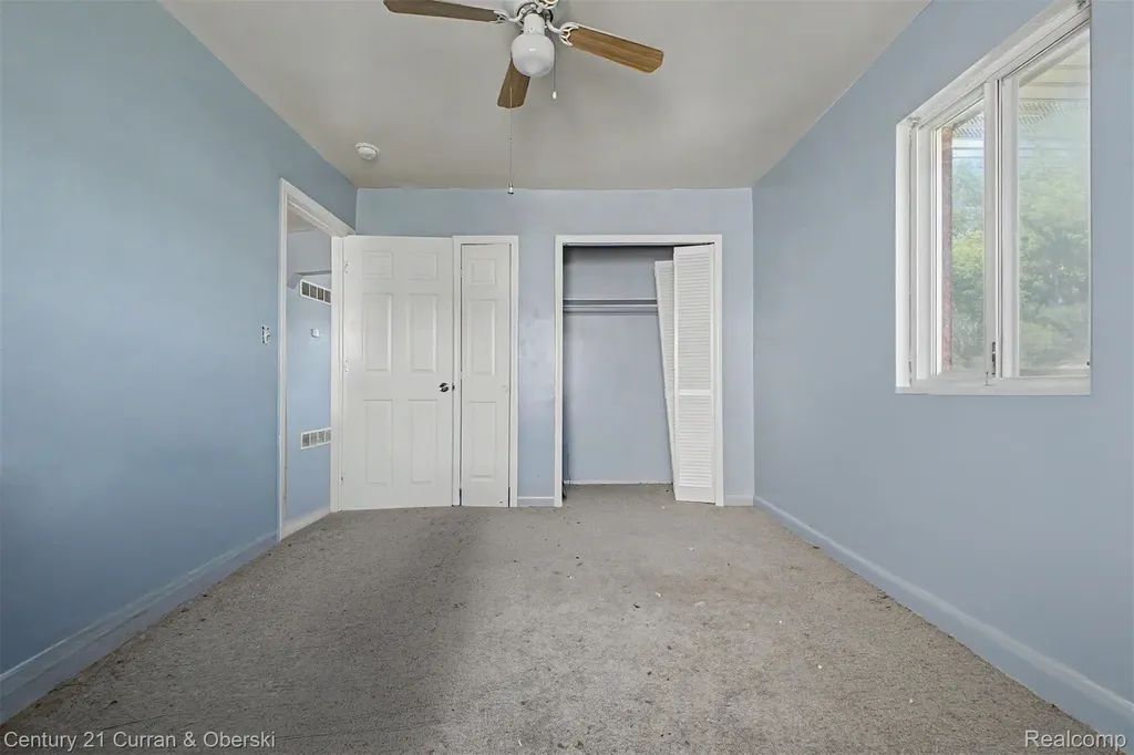 1504 Mclain Avenue Lincoln Park City MI 48146